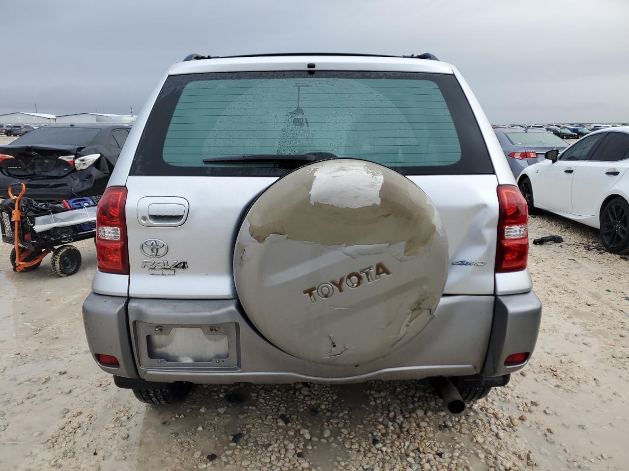 2004 Toyota RAV 4 - Image 6