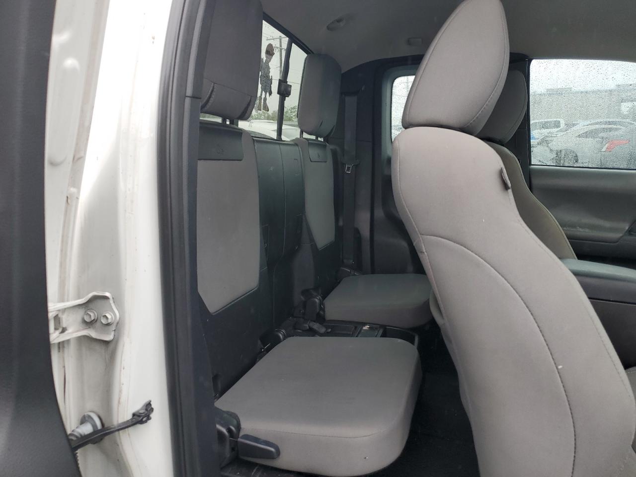 2016 Toyota Tacoma - Image 10