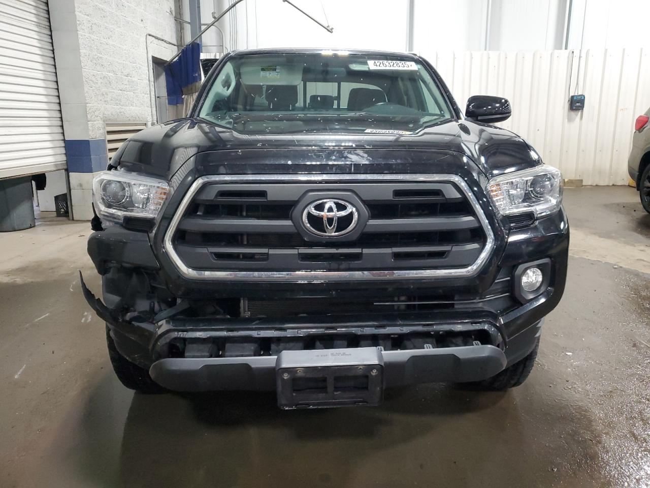 2017 Toyota Tacoma - Image 5