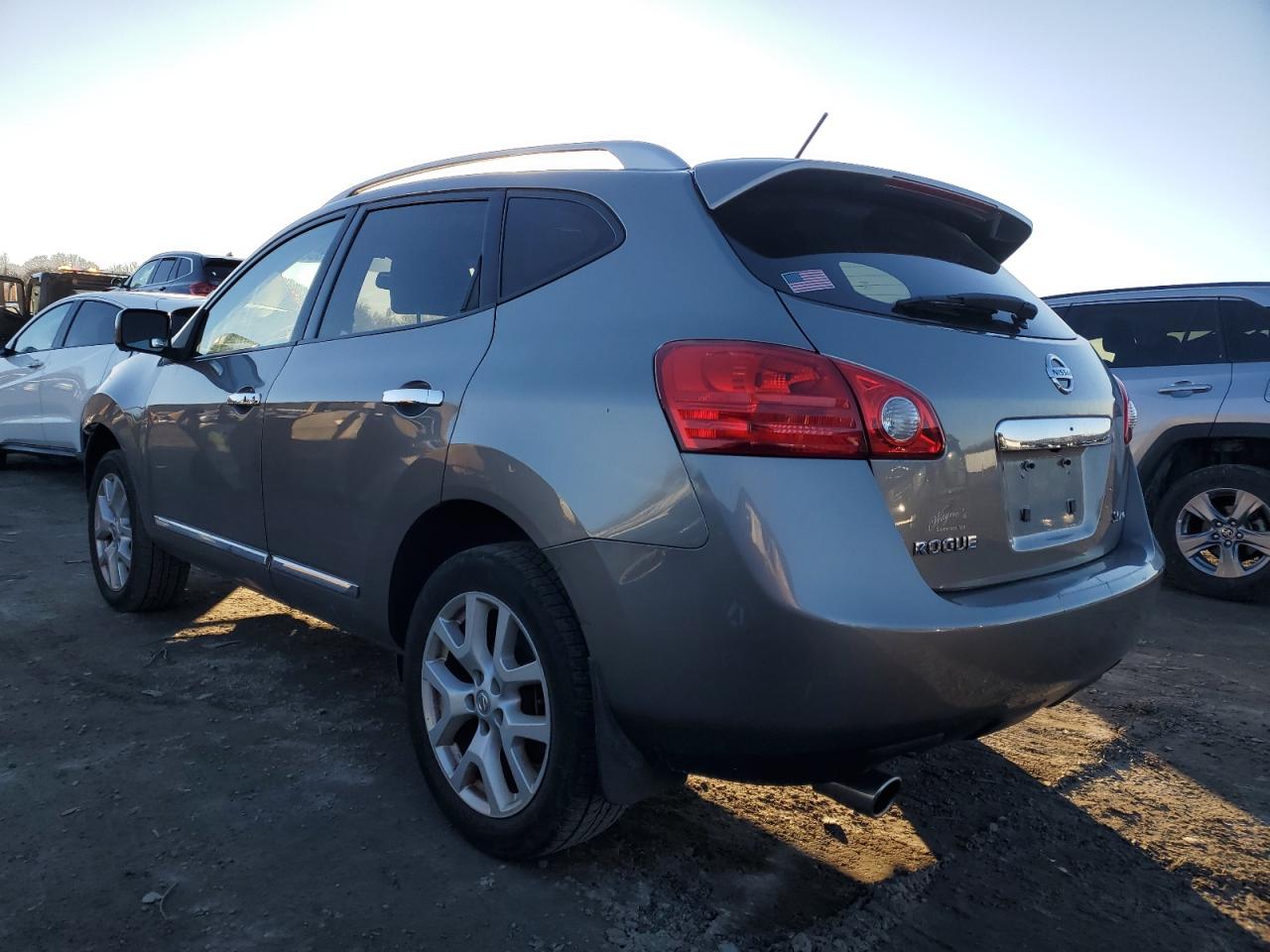 2013 Nissan Rogue - Image 2