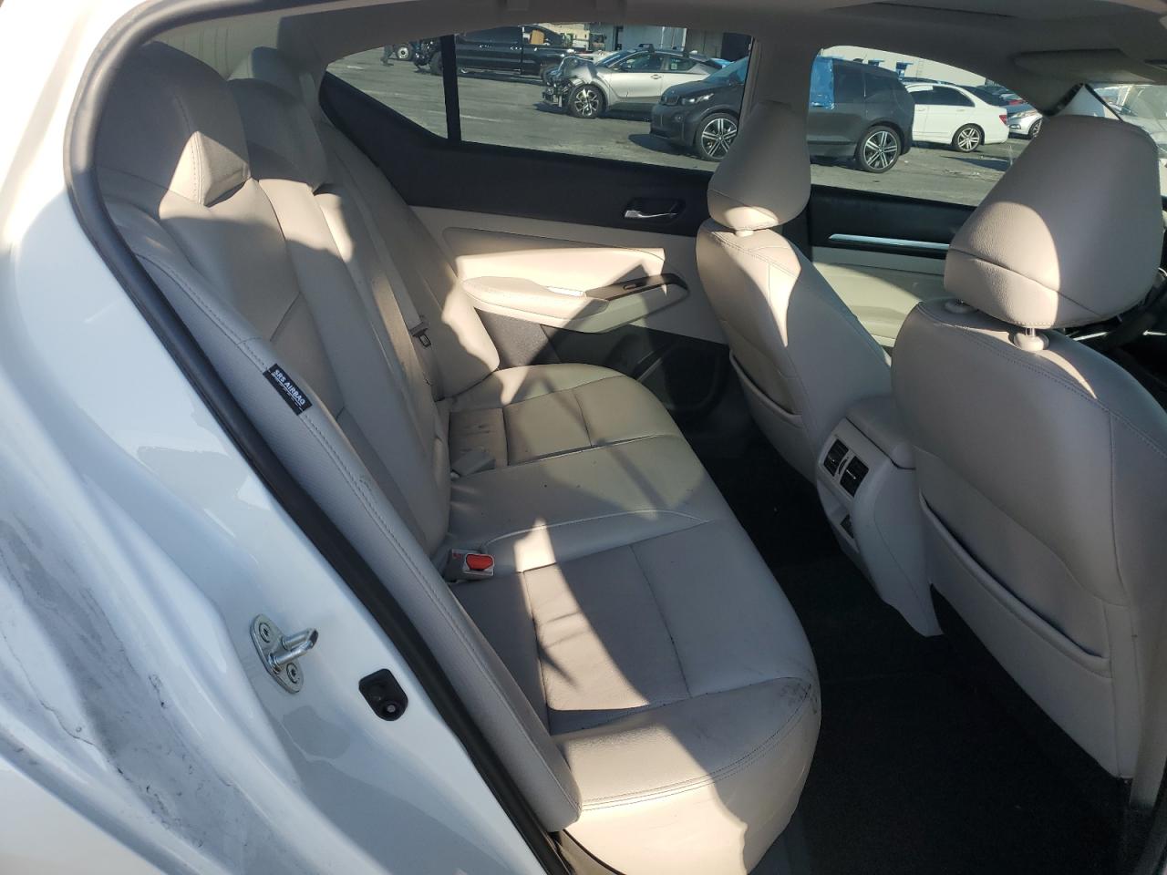 2019 Nissan Altima - Image 10