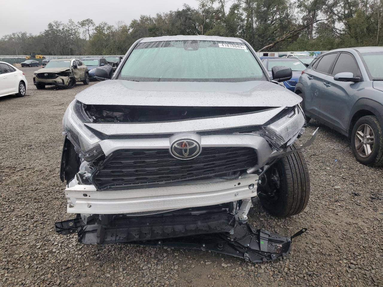 2024 Toyota RAV 4 - Image 5