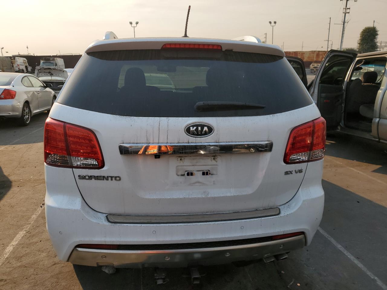 VIN 5XYKW4A24DG383018 2013 KIA SORENTO no.6