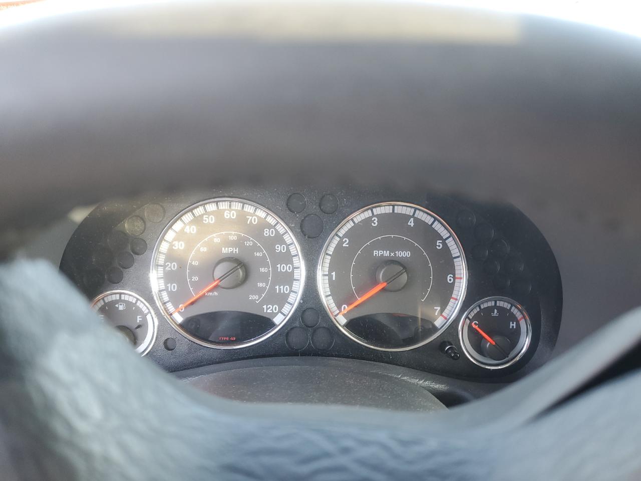 2005 Jeep Liberty (North America) - Image 9