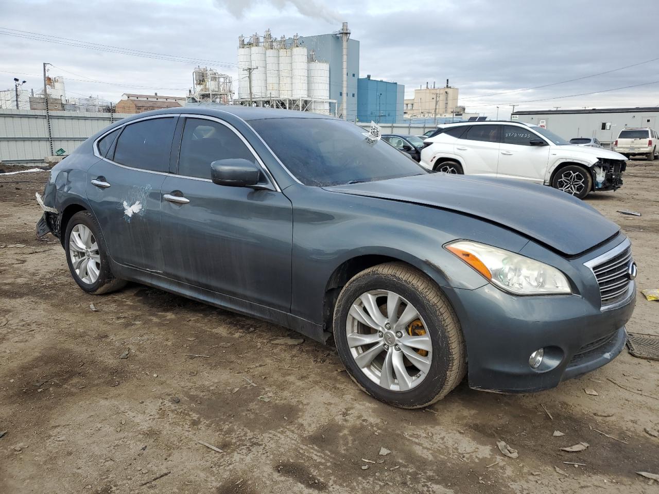 2011 Infiniti M - Image 4