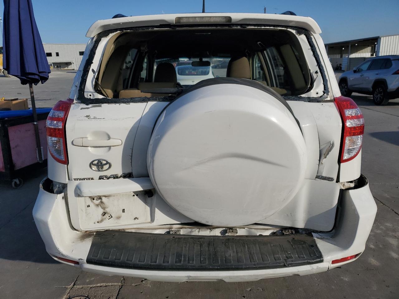 2010 Toyota RAV 4 - Image 6