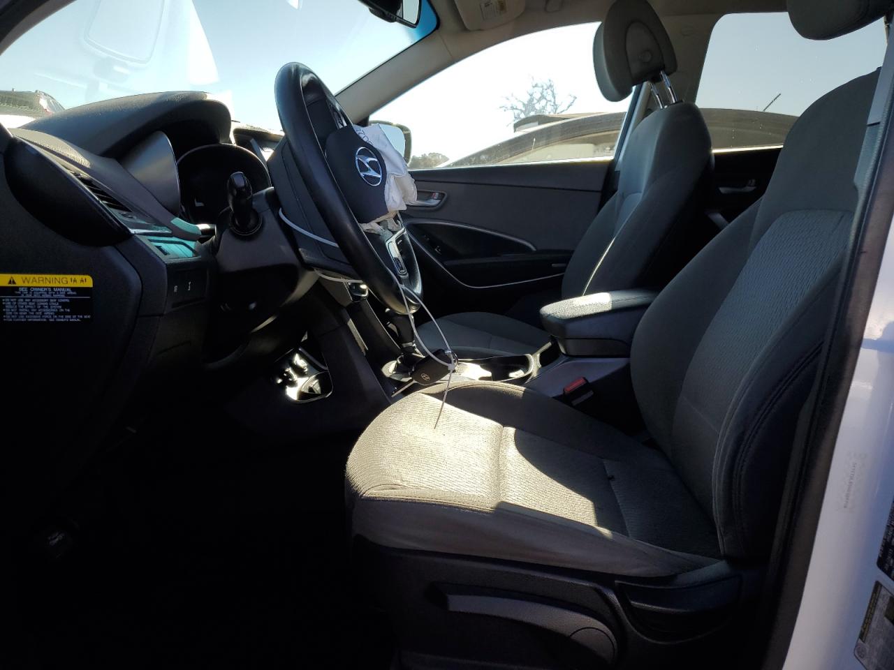 2016 Hyundai Santa Fe - Image 7