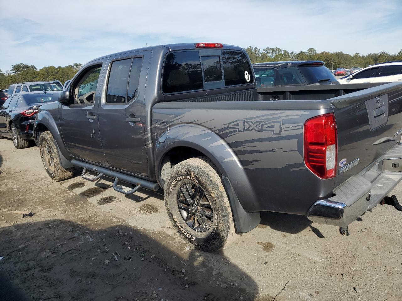2017 Nissan Navara (Frontier) - Image 2