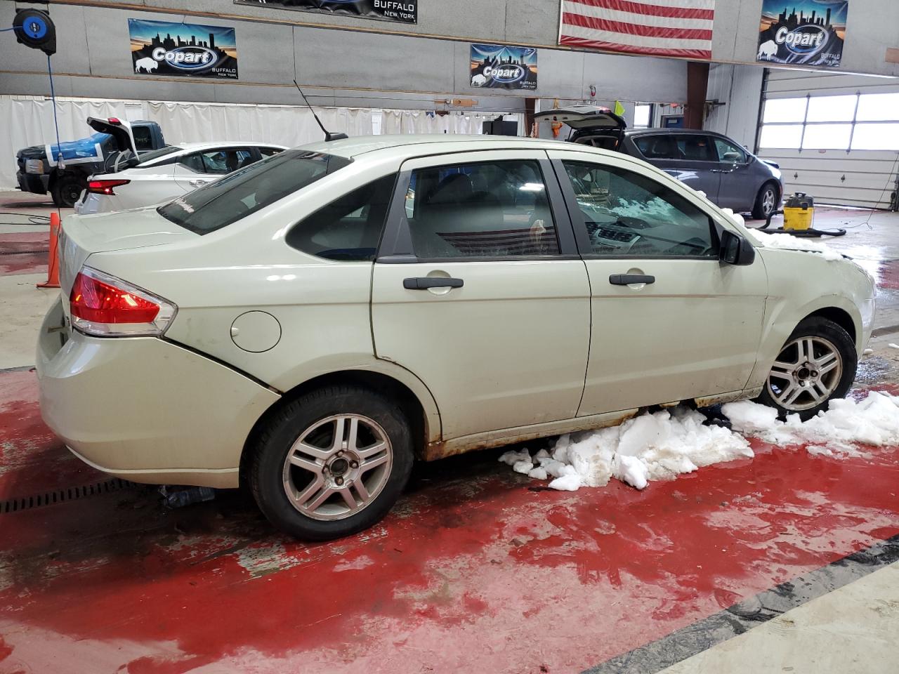 2010 Ford Focus - Image 3
