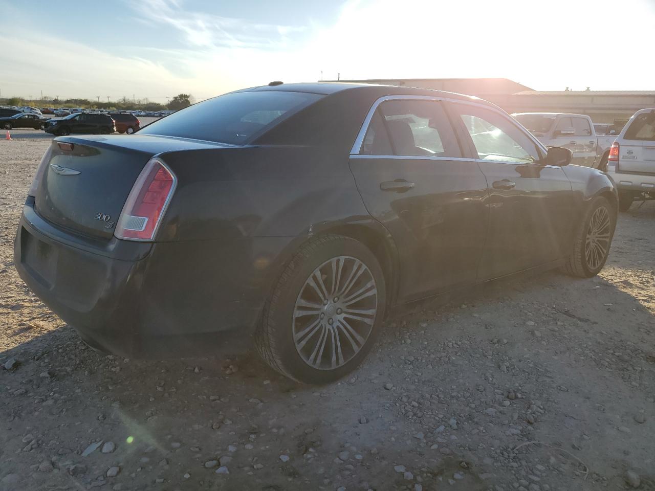 VIN 2C3CCABG1DH611942 2013 CHRYSLER 300 no.3