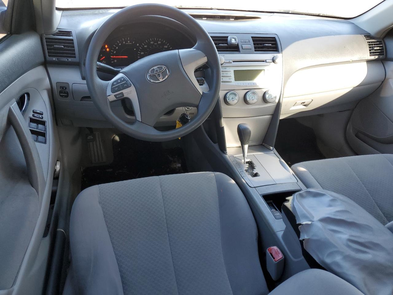 2009 Toyota Camry - Image 8