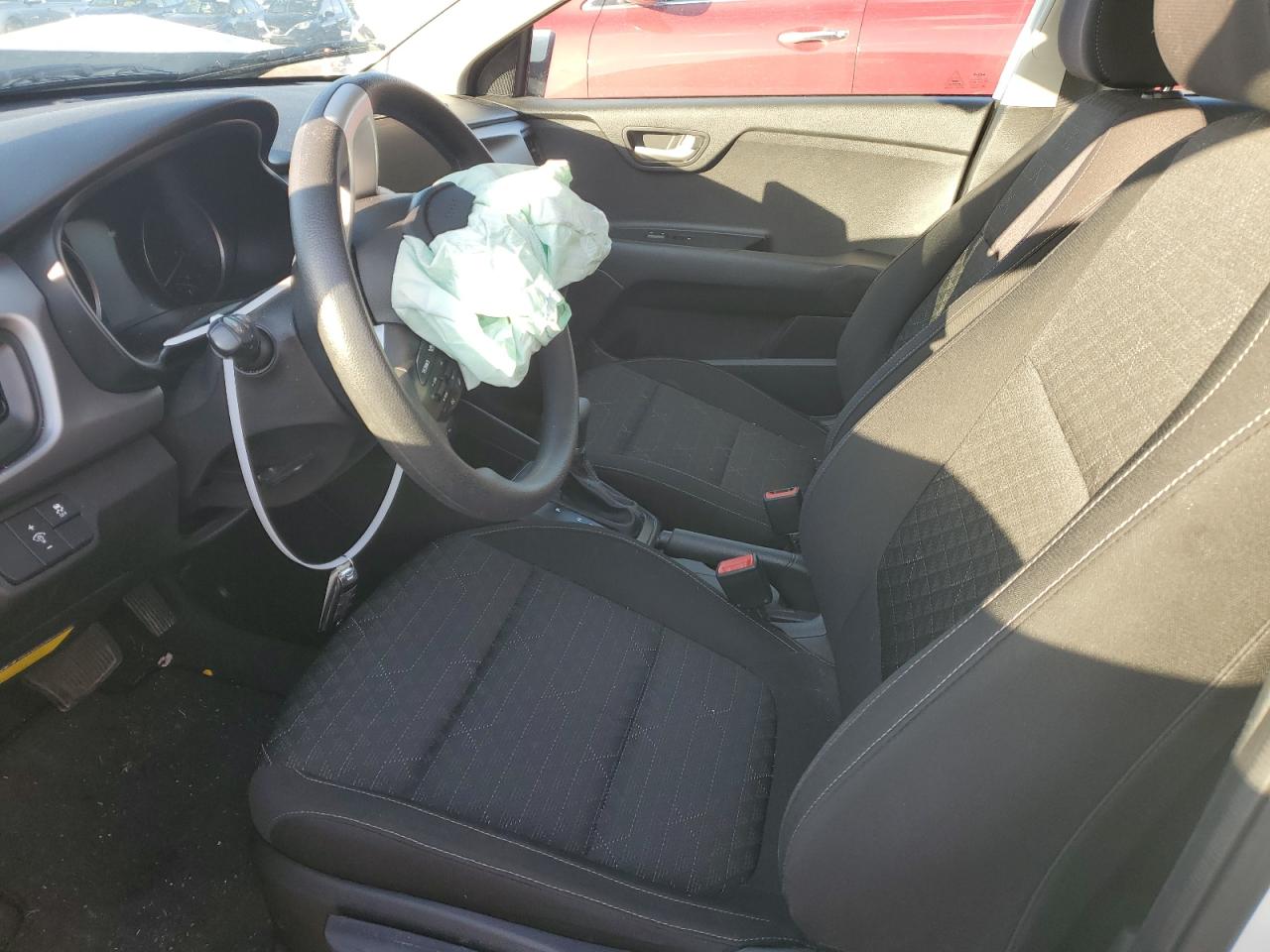 2023 Kia Rio - Image 7
