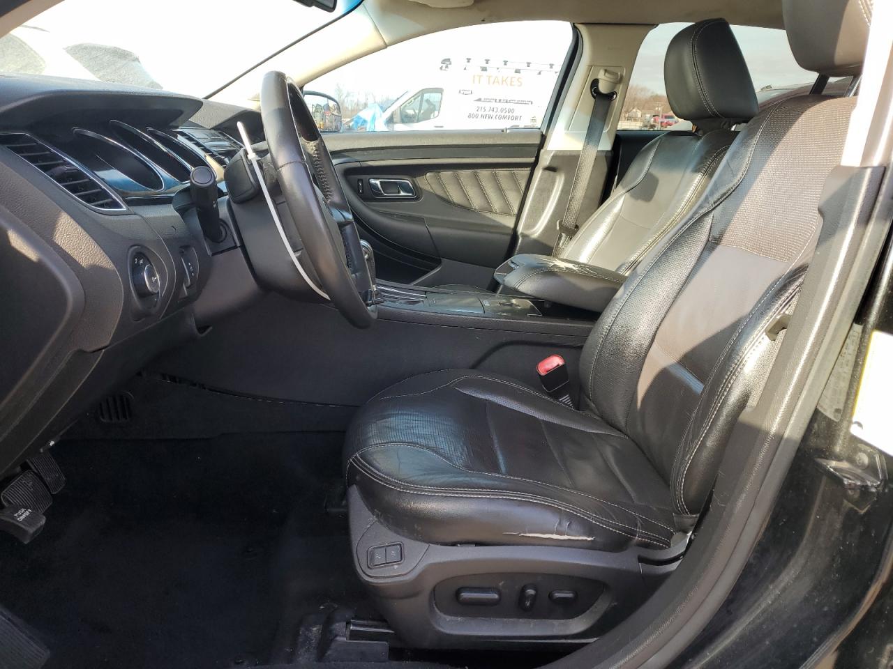 2010 Ford Taurus - Image 7