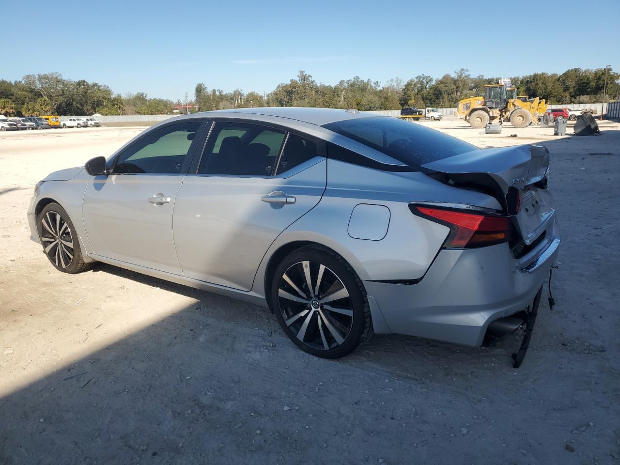 2020 Nissan Altima - Image 2