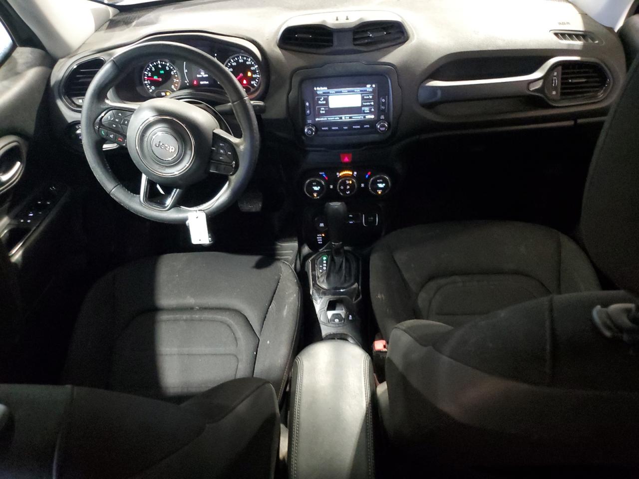 2016 Jeep Renegade - Image 8