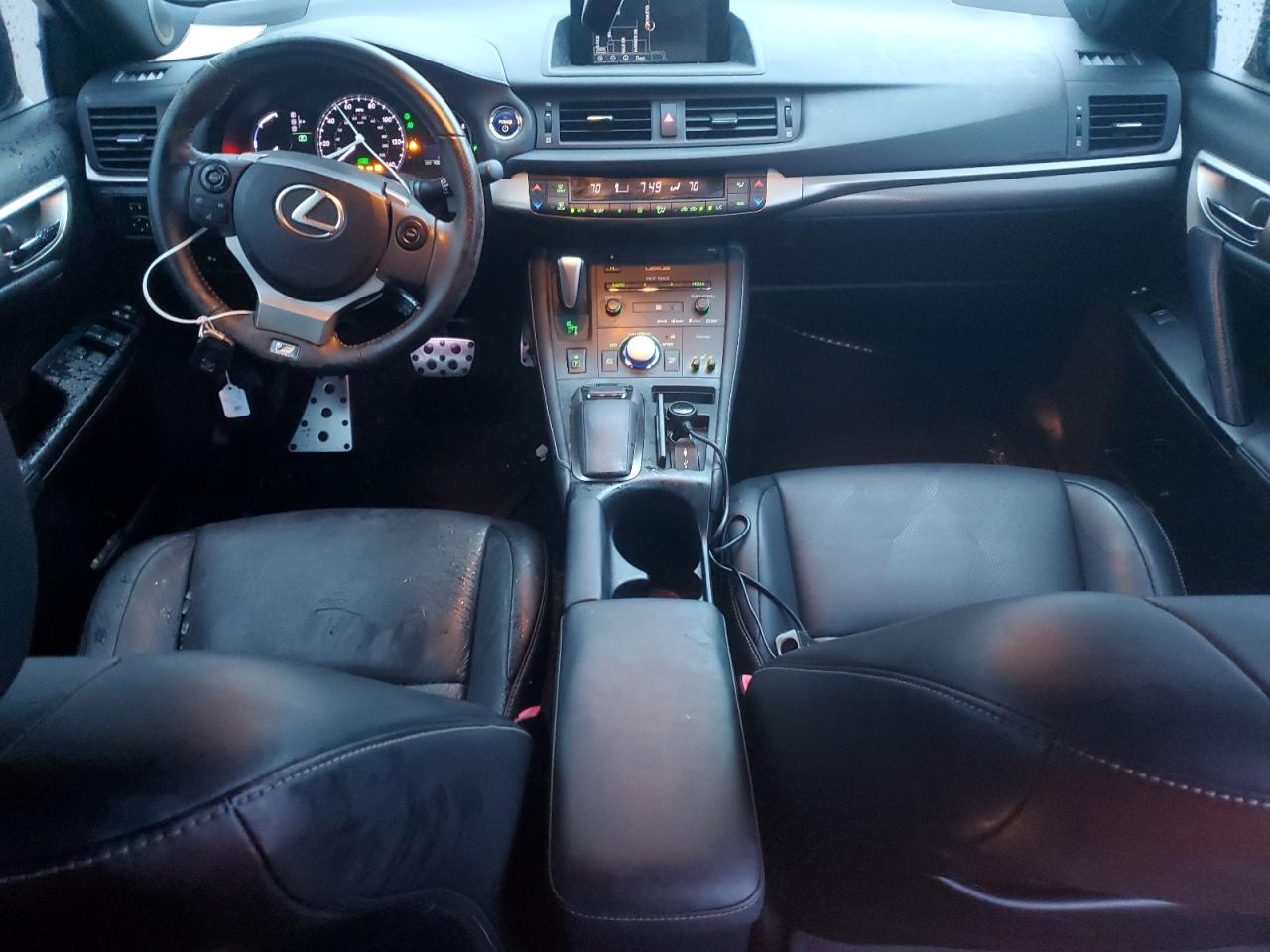 2015 Lexus CT - Image 8