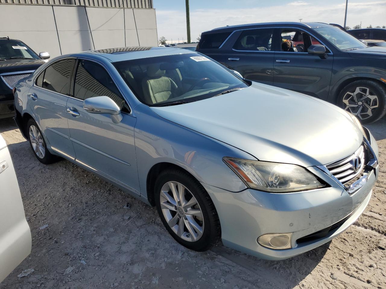 2011 Lexus ES - Image 4
