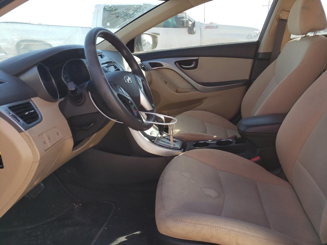 2013 Hyundai Elantra - Image 7