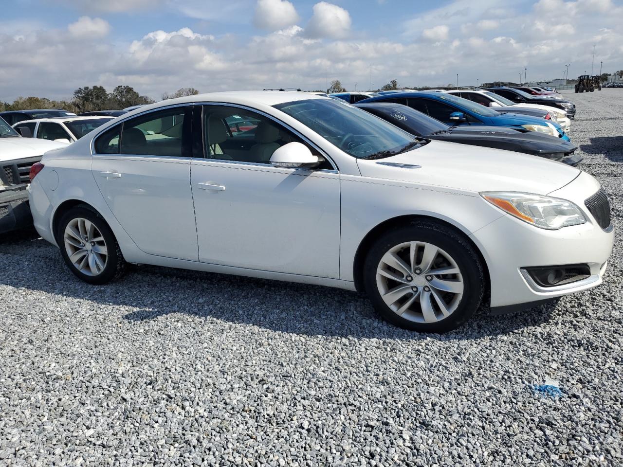 2016 Buick Regal - Image 4