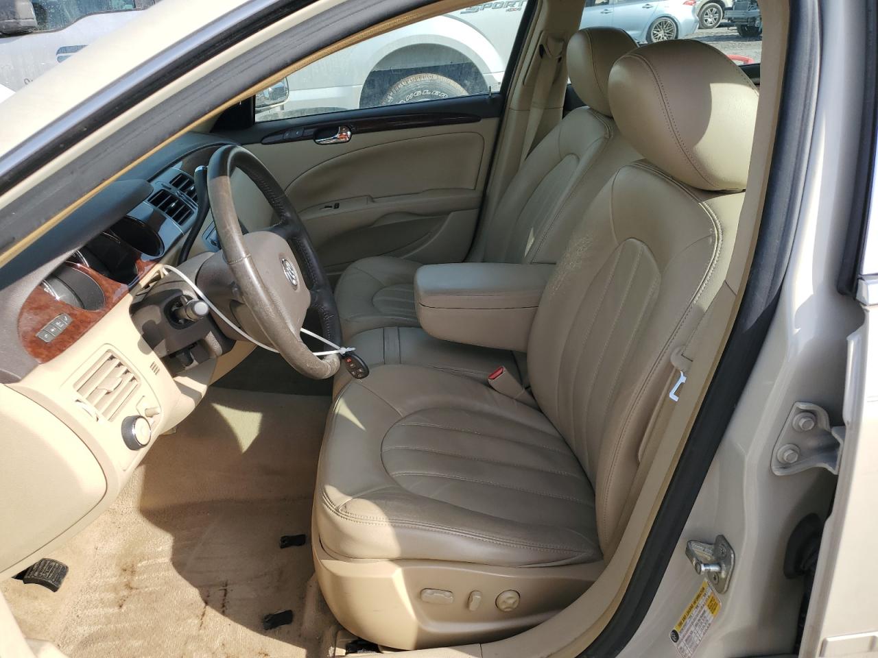 2011 Buick Lucerne - Image 7