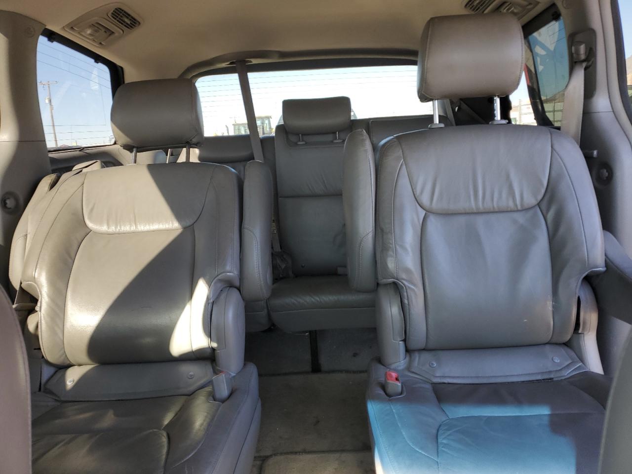 2008 Toyota Sienna - Image 10