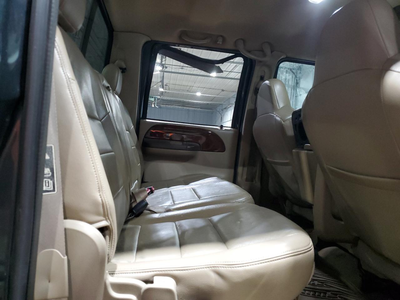 2004 Ford F250 - Image 10