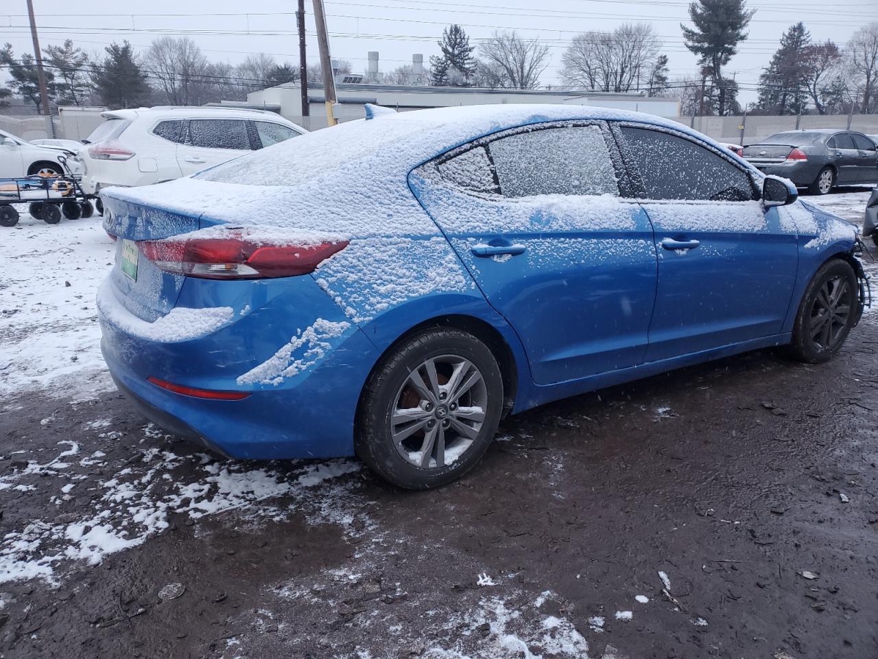 2017 Hyundai Elantra - Image 3