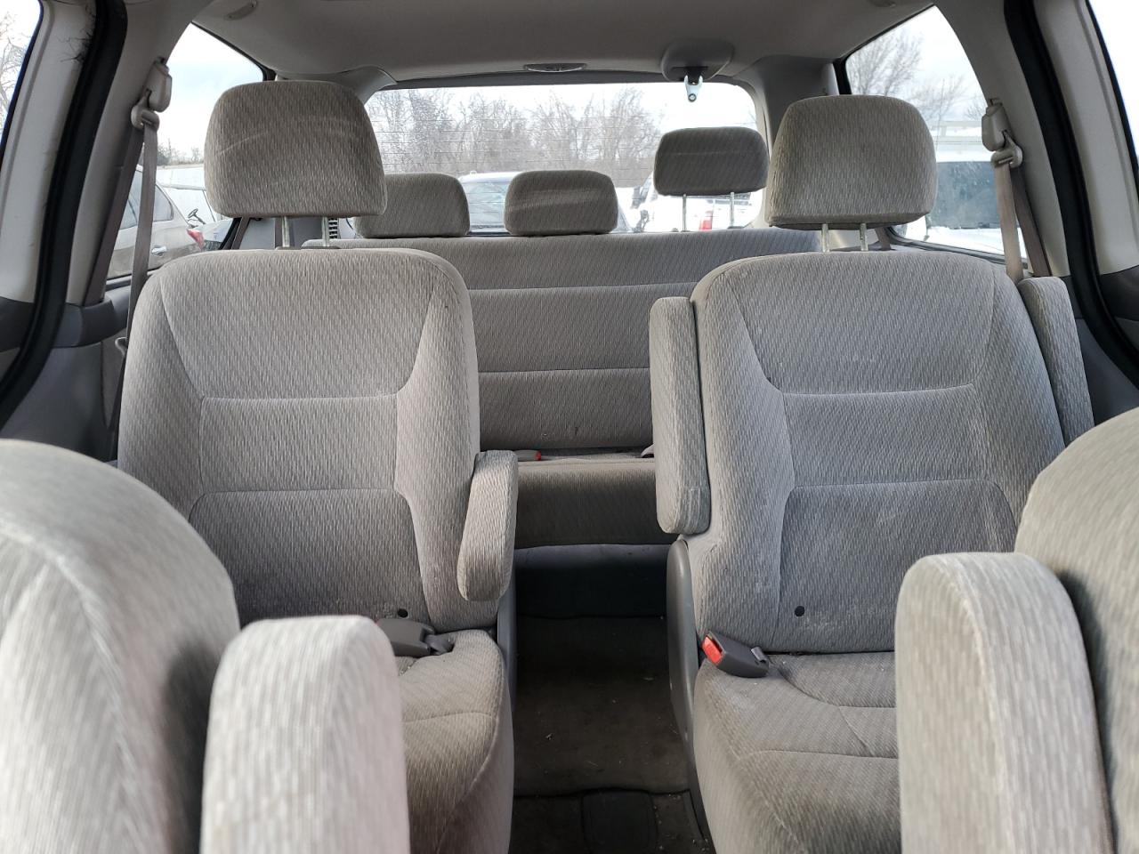 2004 Honda Odyssey - Image 10