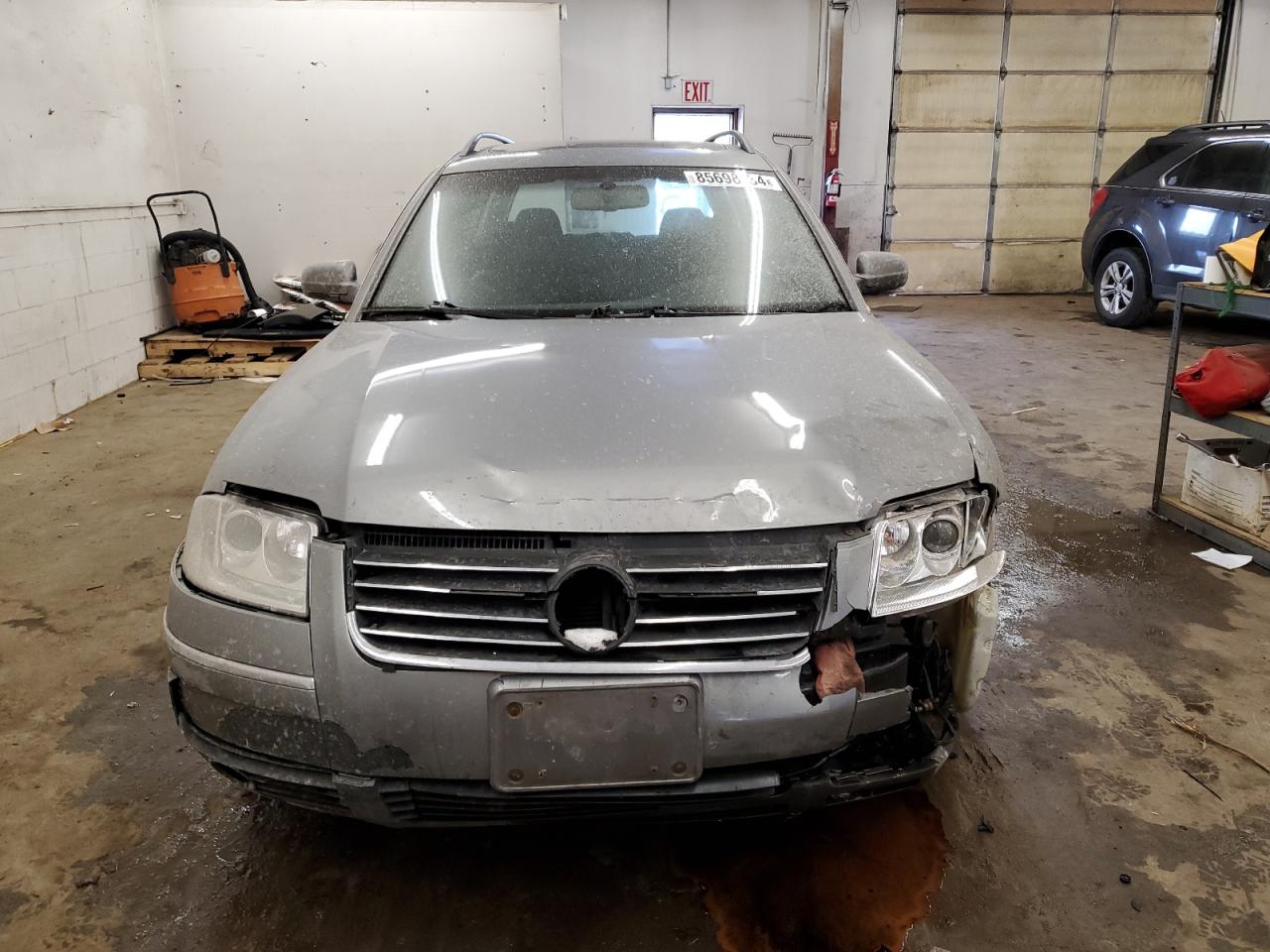 2003 Volkswagen Passat - Image 5