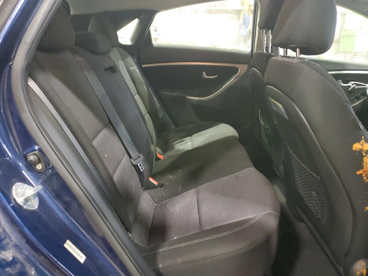 2013 Hyundai Elantra - Image 12