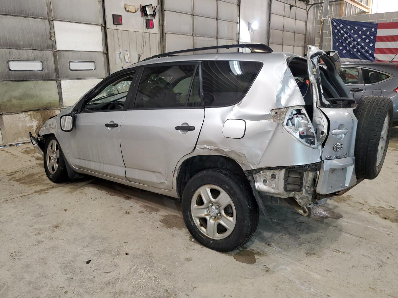 2006 Toyota RAV 4 - Image 2