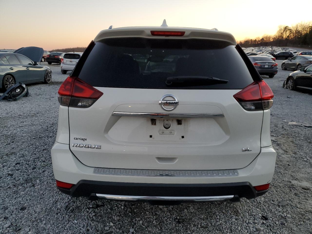 2018 Nissan Rogue - Image 6