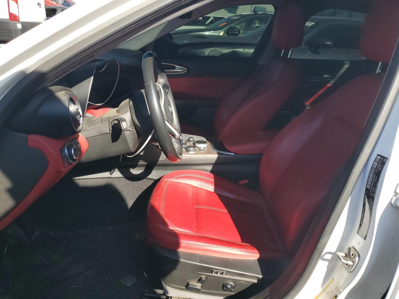 2021 Alfa Romeo Giulia - Image 7
