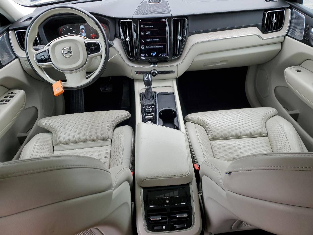 2021 Volvo XC60 - Image 8