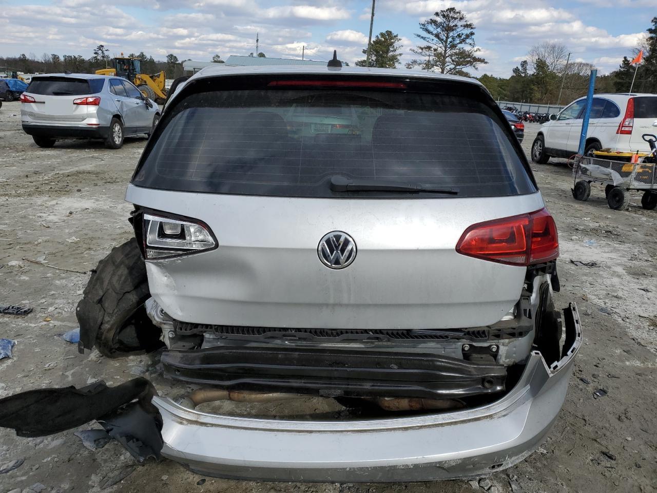 2016 Volkswagen GTI - Image 6