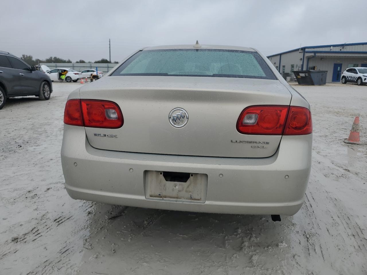 2009 Buick Lucerne - Image 6