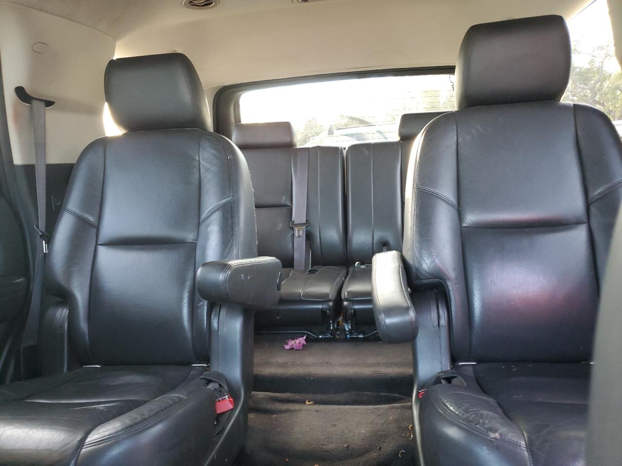 2012 Cadillac Escalade - Image 10