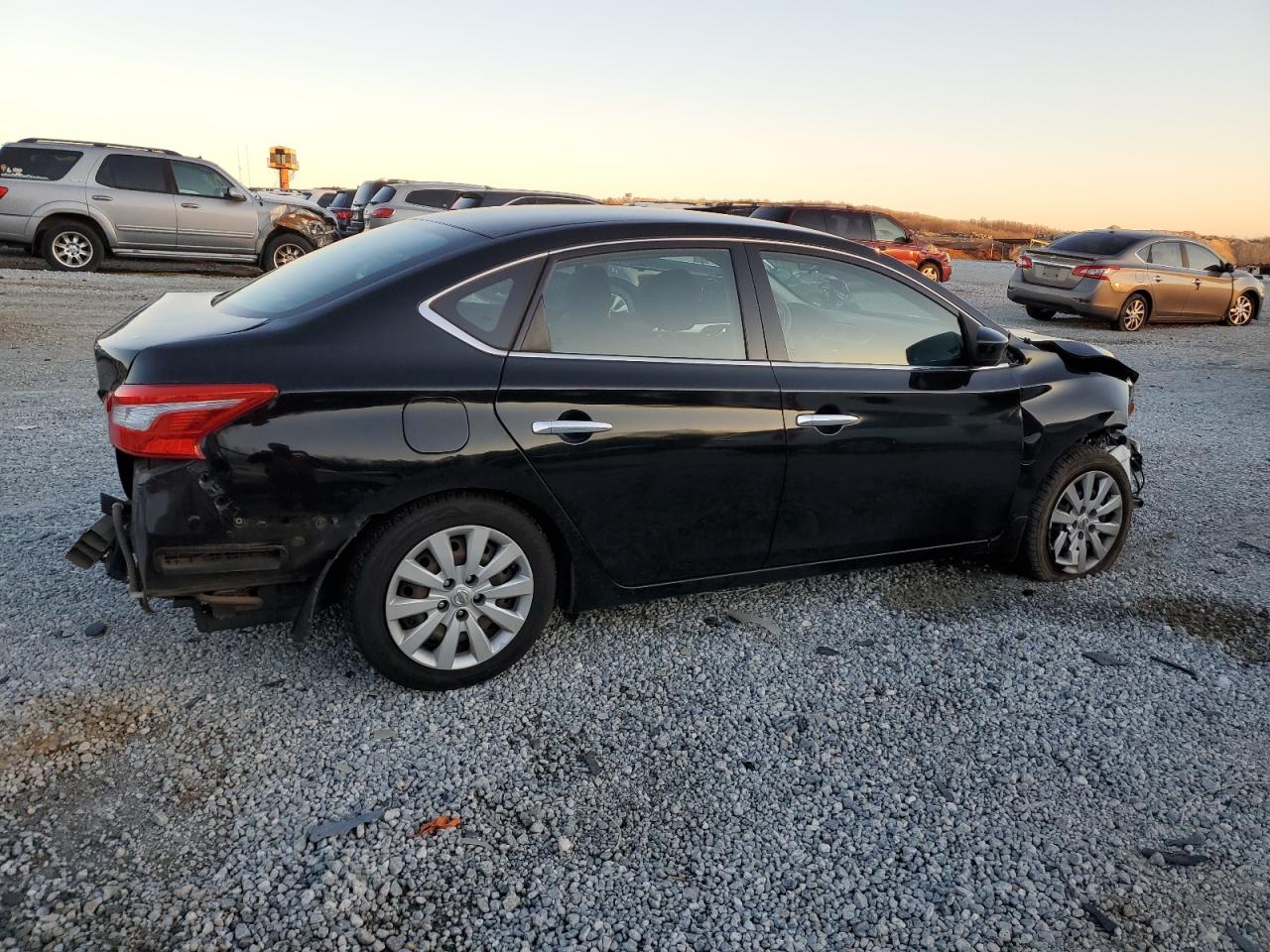 2016 Nissan Sentra - Image 3