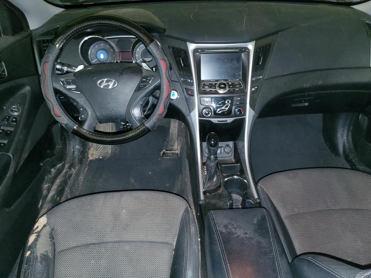 2012 Hyundai Sonata - Image 8