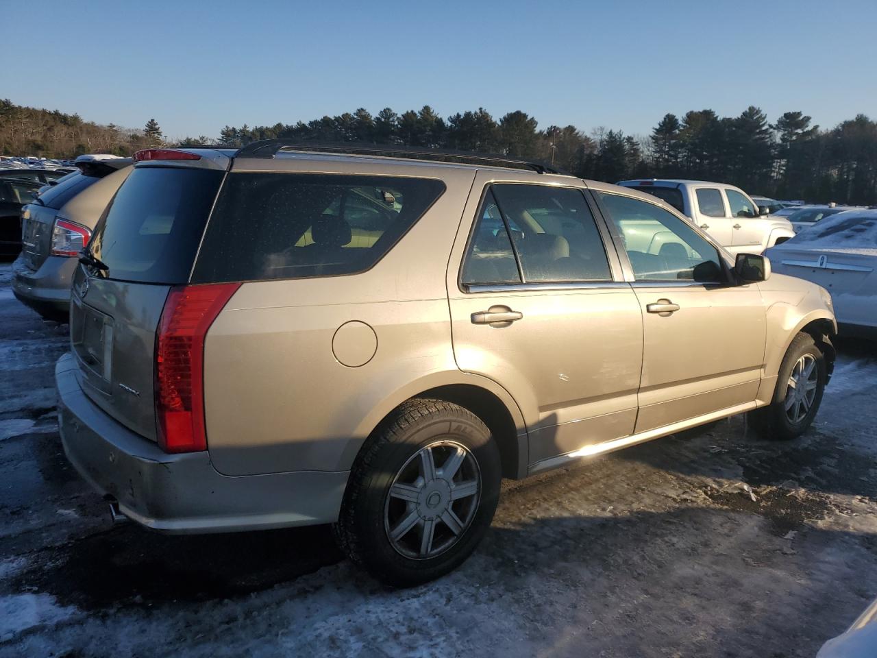 2004 Cadillac SRX - Image 3