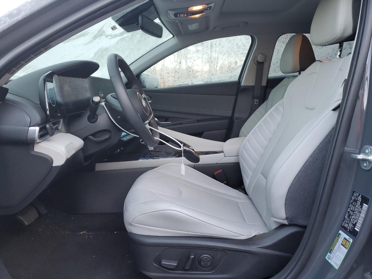 2024 Hyundai Elantra - Image 7