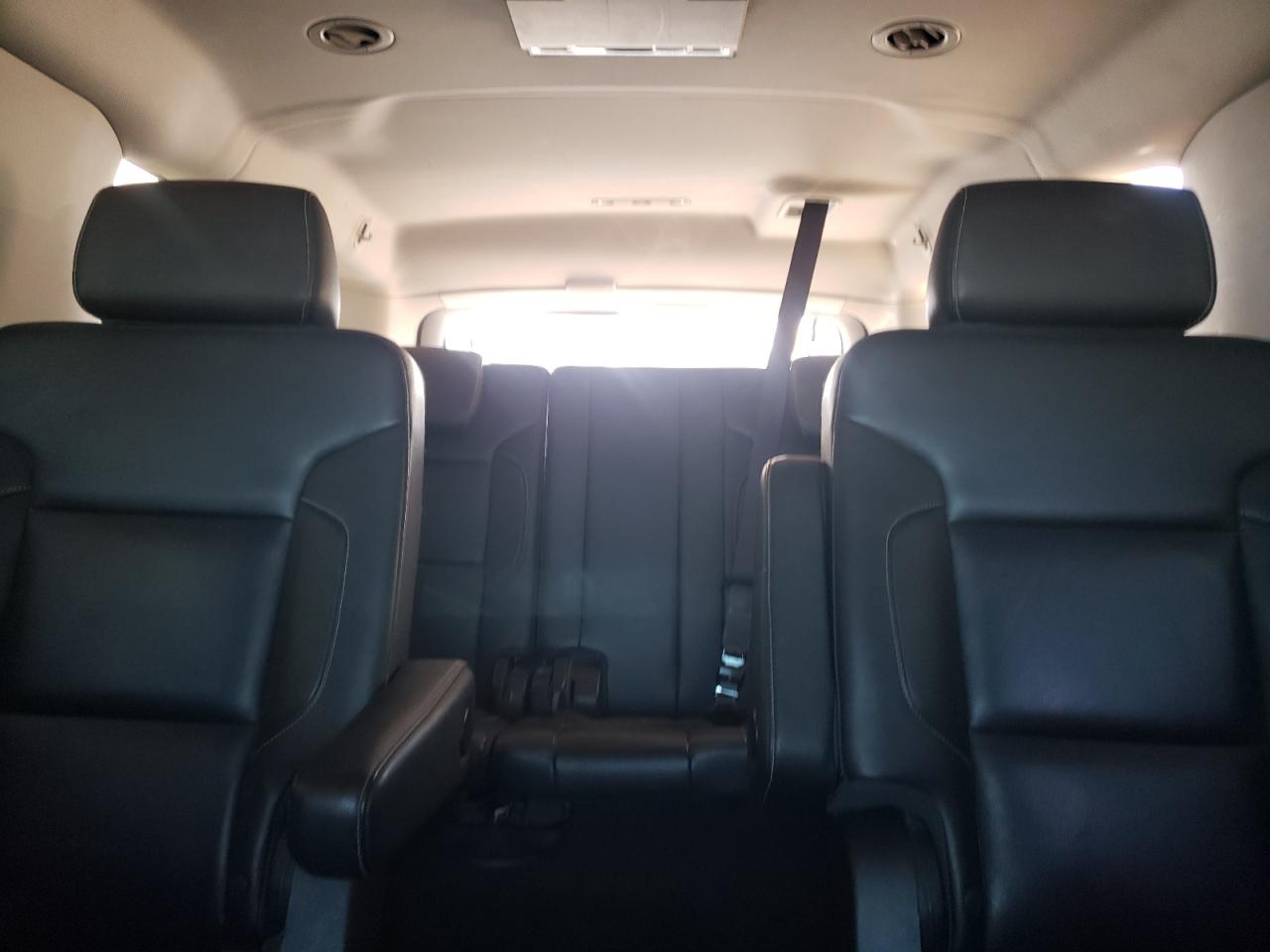 2016 Chevrolet Suburban - Image 10