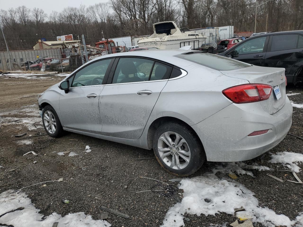 2019 Chevrolet Cruze - Image 2