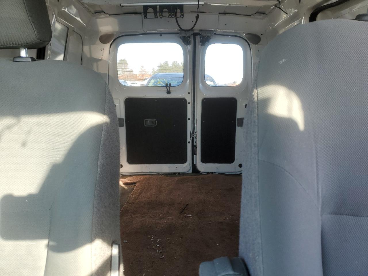 2015 Nissan NV - Image 10