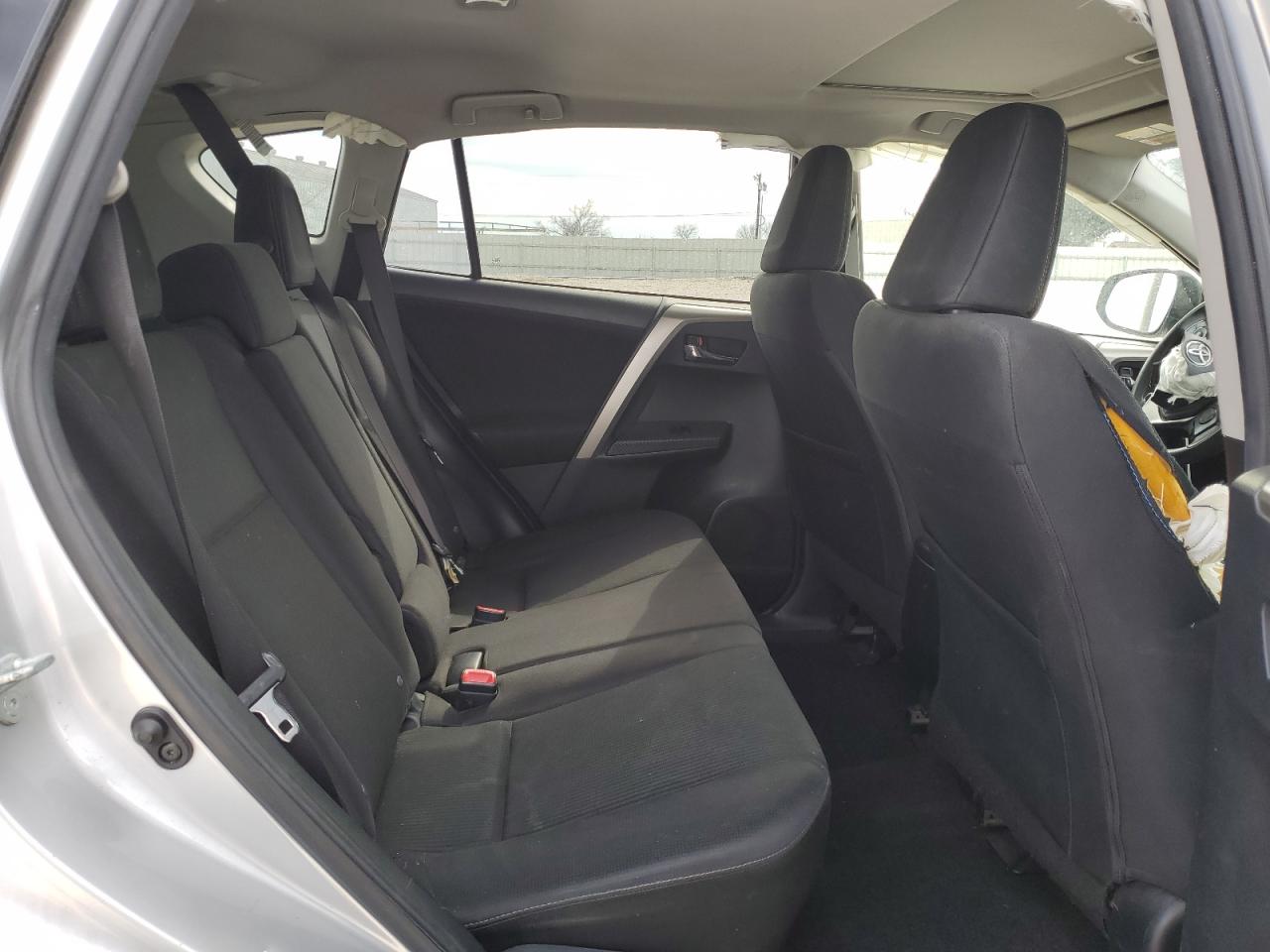 2015 Toyota RAV 4 - Image 11