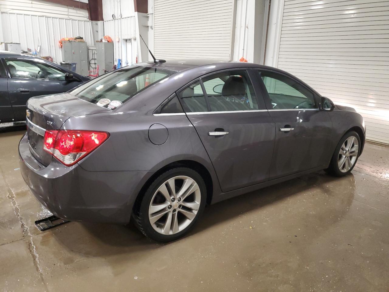2011 Chevrolet Cruze - Image 3