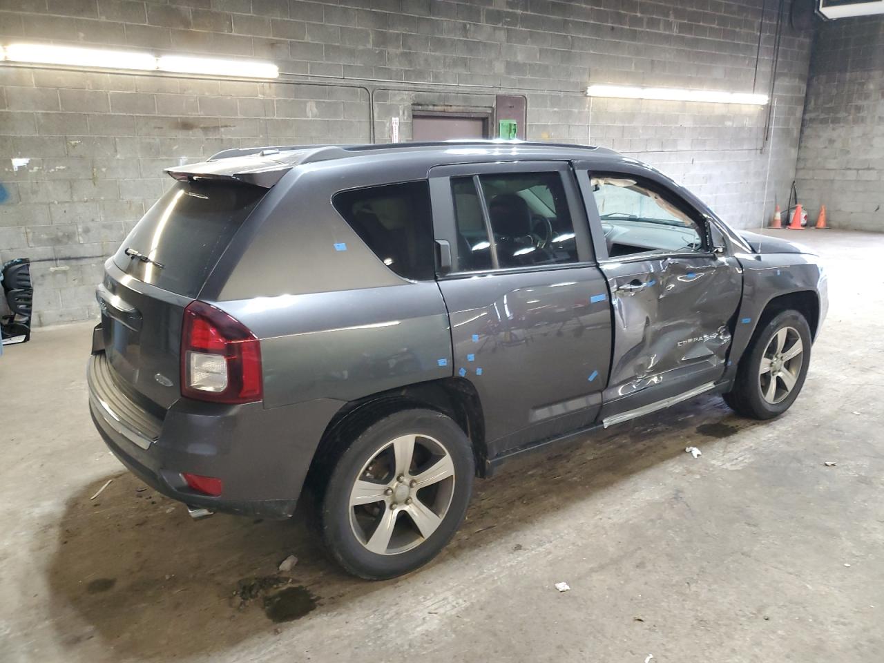 VIN 1C4NJDEB3HD192667 2017 JEEP COMPASS no.3