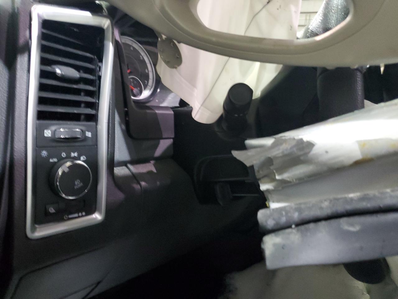 2017 RAM 1500 - Image 9