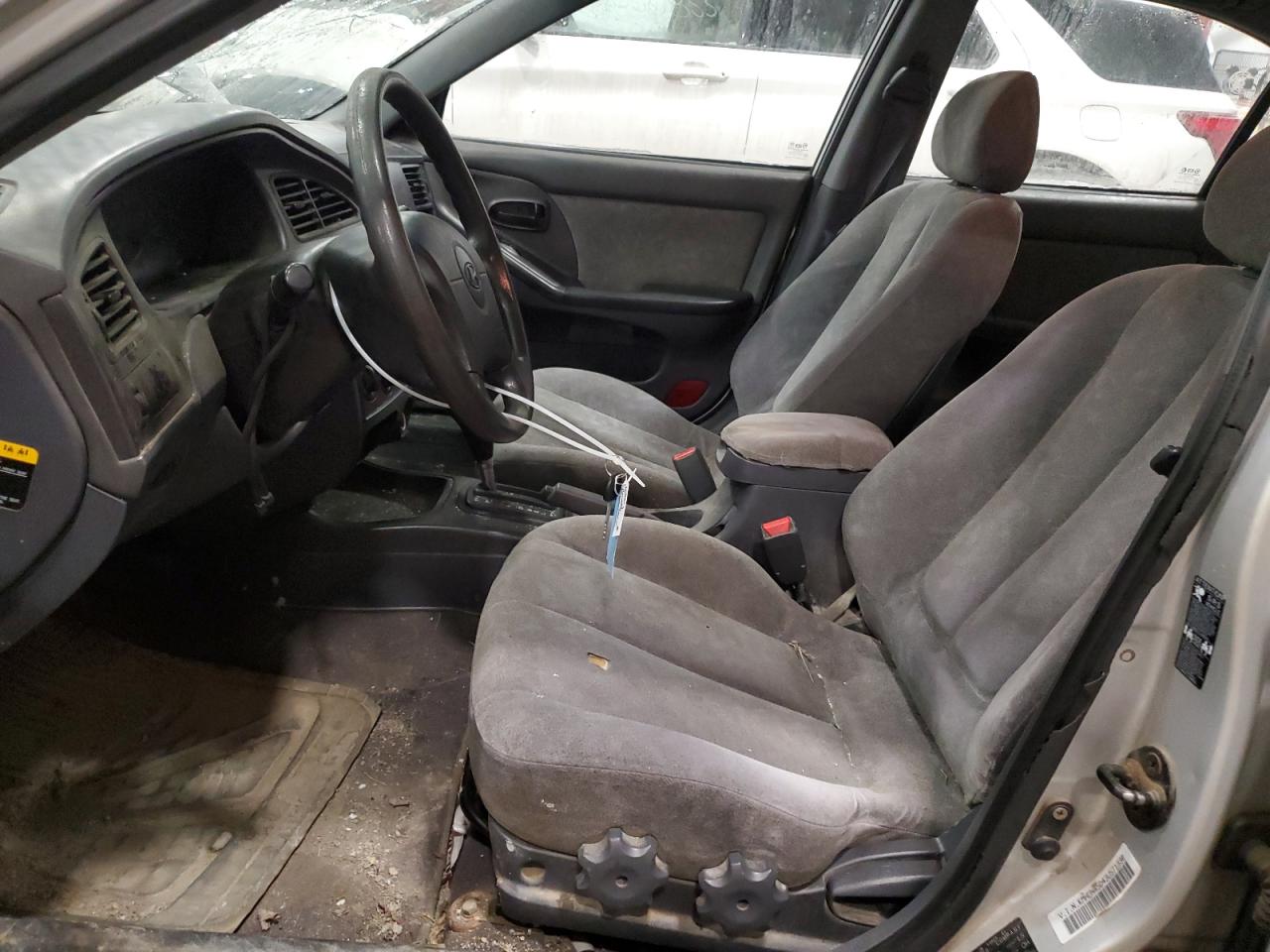 2003 Hyundai Elantra - Image 7