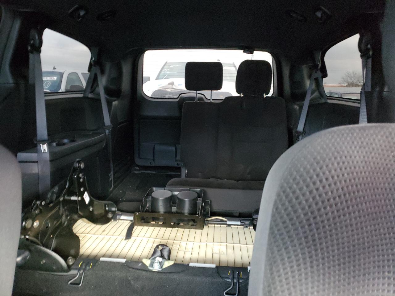 2018 Dodge Caravan - Image 10